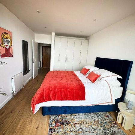 Stunning Beach Front Apartment With Sea Views, Free Parking & Balcony Ramsgate Extérieur photo